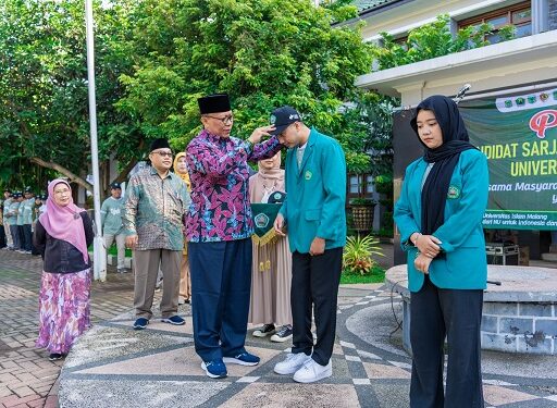 Rektor Unisma Malang, Prof Dr Maskuri melepas mahasiswa KSM secara simbolik.