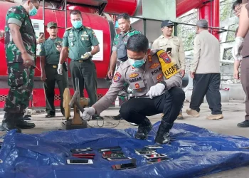 Pemusnahan barang bukti perkara hukum oleh Kejari Kota Batu di TPA Tlekung, Selasa (6/2/2024).