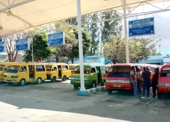 Ilustrasi angkot di Terminal Kota Batu. Uji coba angkot gratis bagi pelajar di Kota Batu akan dilakukan pada Maret 2024. Foto: Azmy
