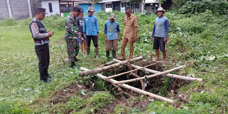 terperosok ke dalam sumur