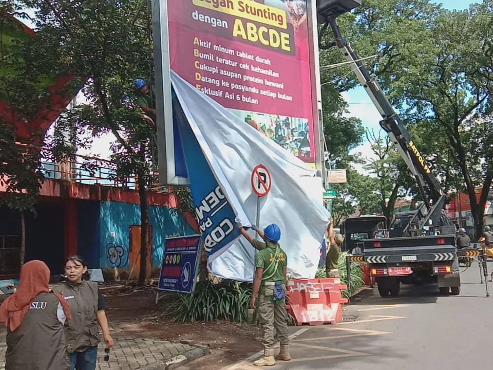 Alat Peraga Kampanye