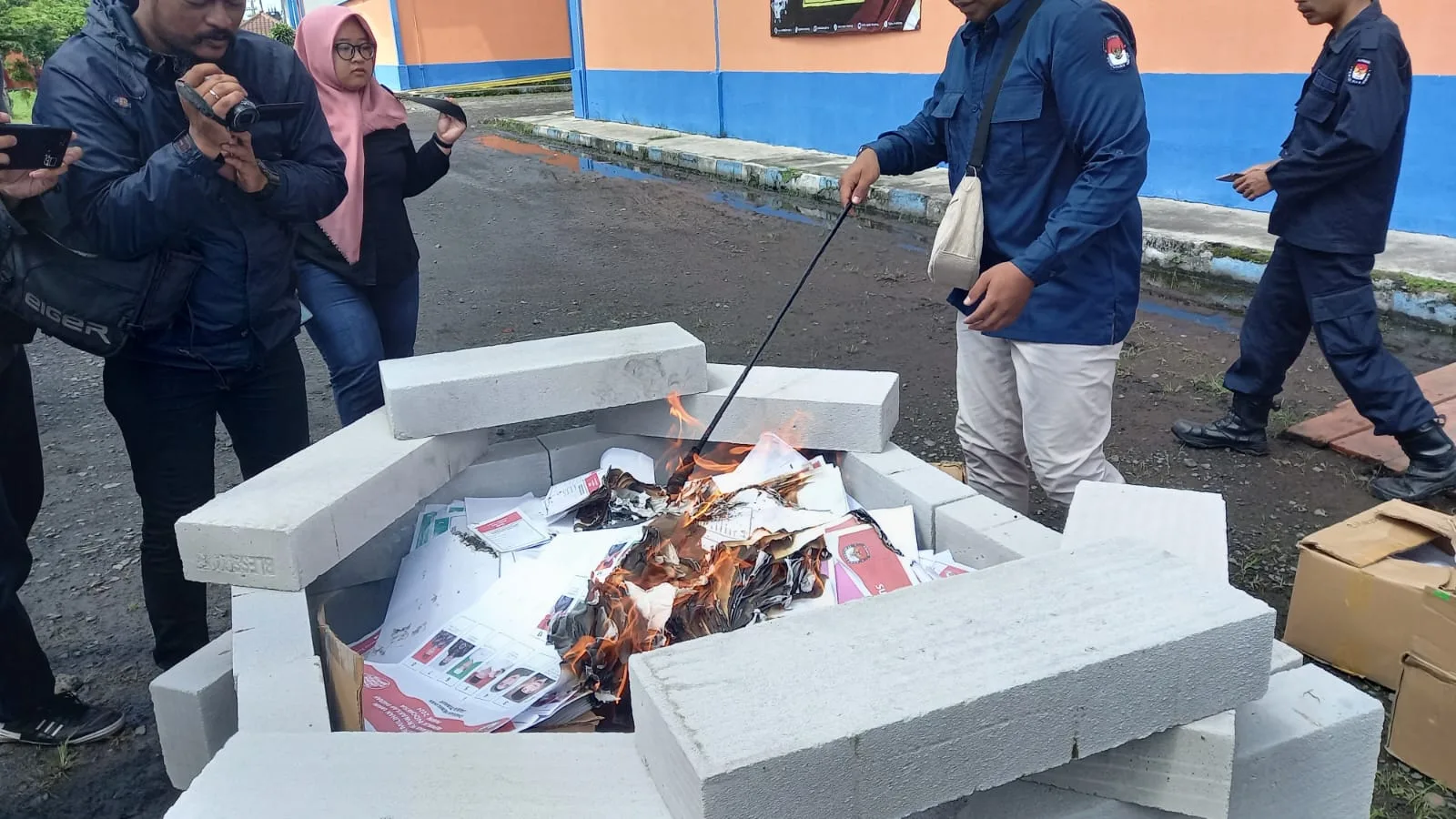 surat suara rusak