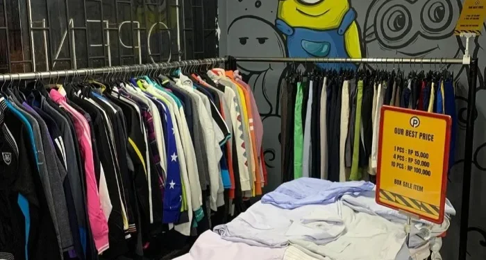 Thrifting shop
