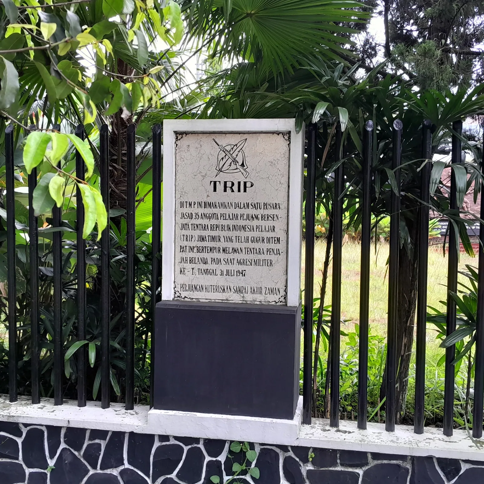 Monumen Pahlawan Trip