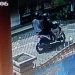 Duo maling gondol motor tertangkap kamera CCTV usai beroperasi menyasar motor milik jemaah pengajian Ar-Roudloh di Merjosari, Kota Malang, Jawa Timur.