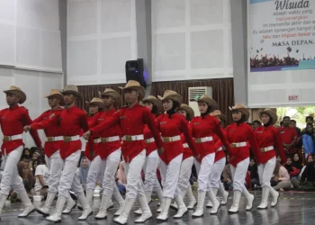 Tim Paskibraka SMKN 2 Malang yang meraih 2 gelar dalam lomba LPKBB Juragan 2. (Foto/dok.)