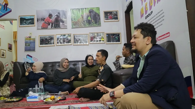 Irham Thoriq, CEO Tugu Media Group, saat memberikan sambutan di ulang tahun Tugu Media Group yang ke-5 di kantor Tugu Media Group.