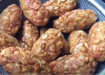 Informasi mengenai resep mendol sebagai olahan tempe khas malang yang enak gurih dan tidak gampang hancur /Foto: Tangkapan layar kanal YouTube Cheche Kitchen