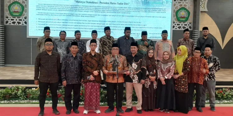 Penyataan tegas IKA Unisma kepada Presiden Jokowi untuk kembali dalam koridor demokrasi dan tidak ikut campur dalam kontestasi Pemilu 2024