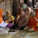 Ibu-ibu pelaku usaha mikro yang tergabung dalam nasabah BTPN Syariah mendapat pendampingan penuh dalam tumbuh kembang usahanya.