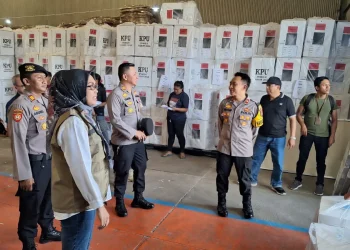 Logistik di Gudang Bulog Pakisaji yang hendak diberangkatkan ke kecamatan. Foto: KPU Kabupaten Malang