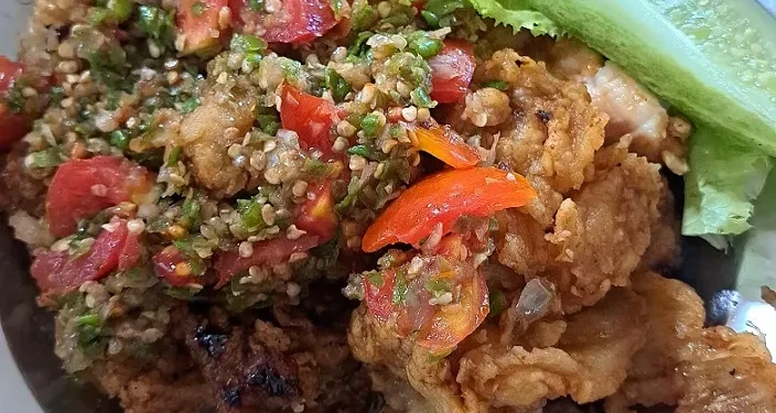 Hidangan Ayam Bebek Kalikasin.