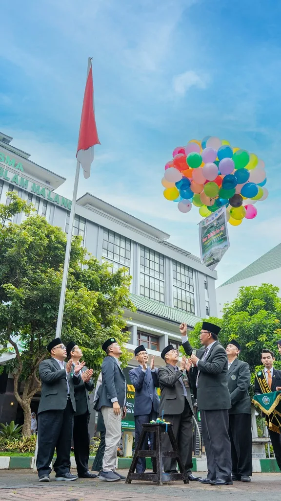 Pelepasan balon di acara pembukaan Dies Natalies Unisma ke-43, Sabtu (3/2/2024).