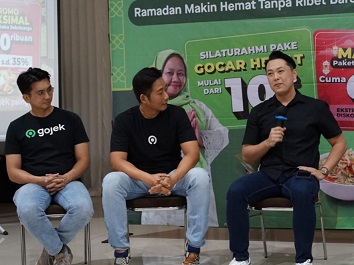 Mitra Usaha GoFood sekaligus pemilik restoran Warung Lesehan Yogyakarta, Albert Yonathan menyampaikan testimoninya atas program Gojek. (Foto/M Sholeh)