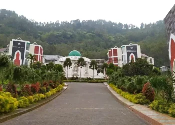 Sekolah Islam modern Al Izzah di Kota Batu. Siswa SMP Al Izzah diduga mengalami korban perundungan. Foto: Azmy