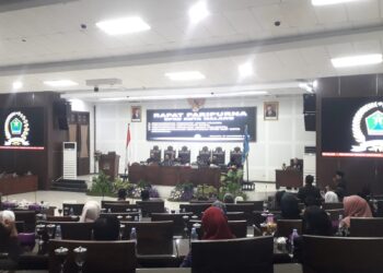 Ilustrasi rapat pleno penentuan caleg yang lolos ke kursi DPRD Kota Malang. (Foto/M Sholeh)