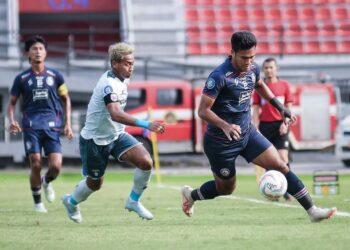 Arema FC incar hasil maksimal di laga perdana bulan Ramadan menghadapi Persita Tangerang /Foto: Instagram @aremafcofficial