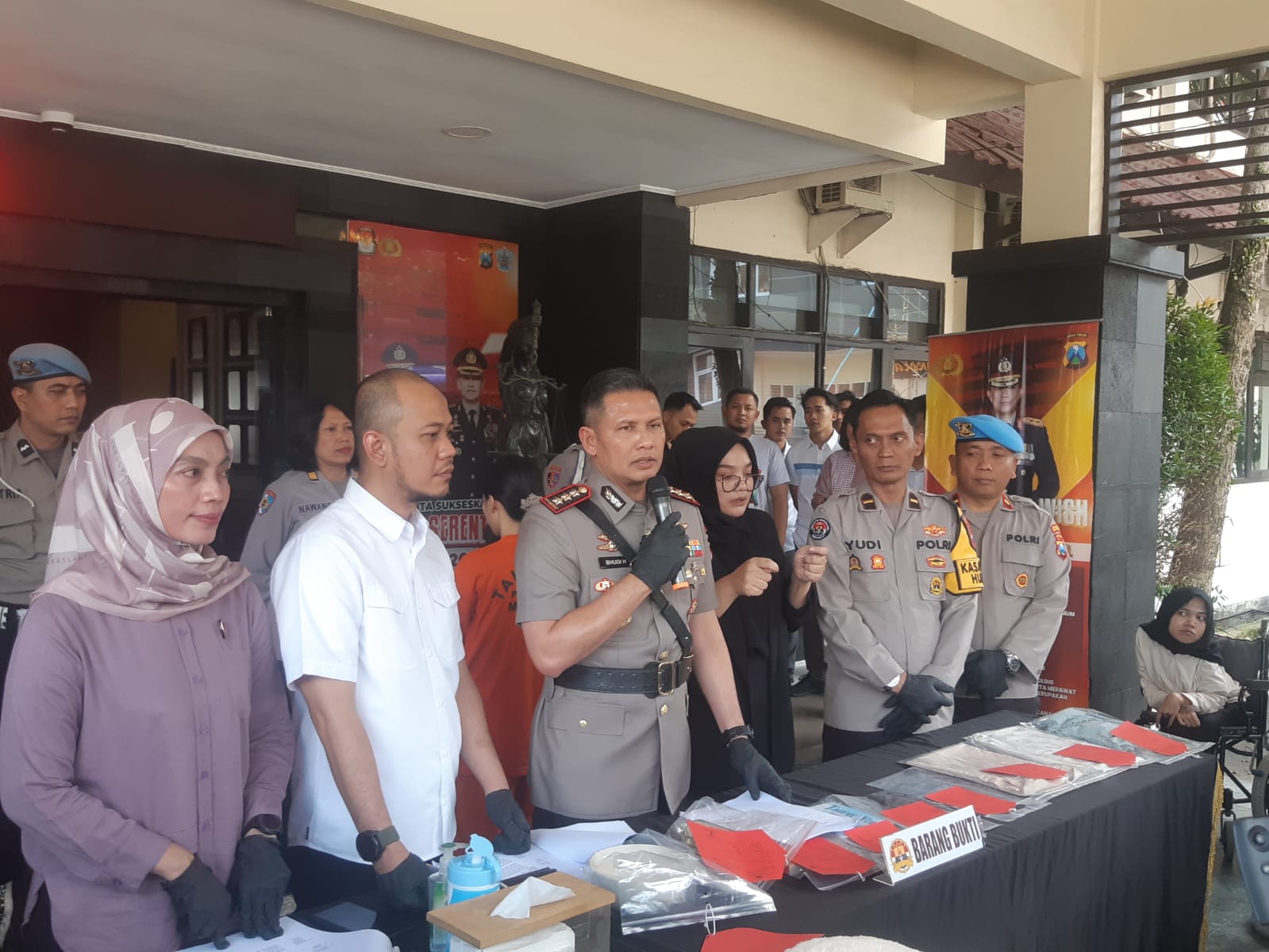 Polresta Malang Kota mengungkap kasus penganiayaan anak selebgram di Kota Malang. (Foto/M Sholeh)