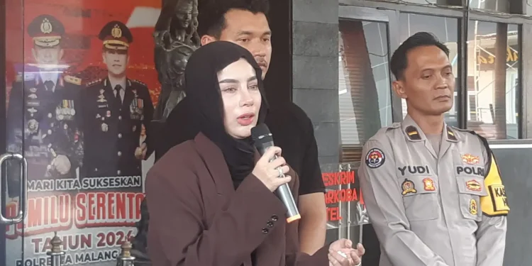 Aghnia Punjabi, selebgram sekaligus pengusaha di Kota Malang mengungkap anaknya yang kerap mengigau ketakutan usai jadi korban penganiayaan suster. (Foto/M Sholeh)