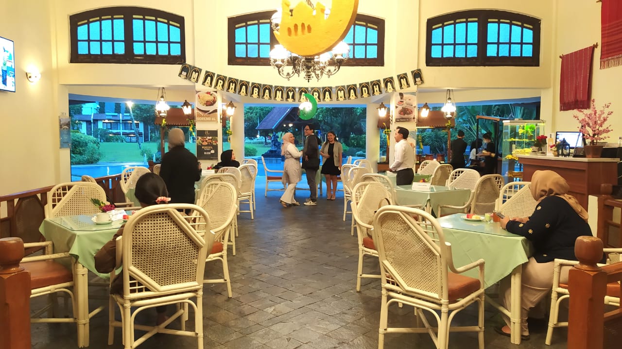 Kehangatan suasana berbuka puasa di El Hotel Kartika Wijaya Kota Batu lewat Paket Iftar Wonderful Nusantara. Foto: Azmy