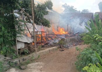 Kebakaran terjadi di sebuah termpat service alat elektronik. Foto: Damkar Kabupaten Malang
