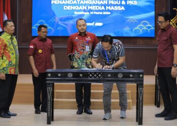 Penandatangan MoU antara Kantor Wilayah Kementerian Hukum dan HAM Jawa Timur dengan perwakilan media massa. Foto/dok for TM