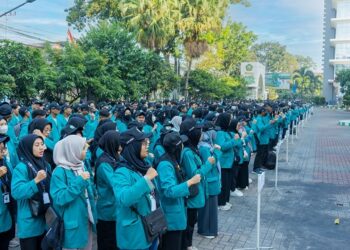 Ilustrasi mahasiswa Unisma saat tengah mengikuti upacara pelepasan KSM-Tematik. Unisma salah satu kampus Islam di Malang. Foto / dok