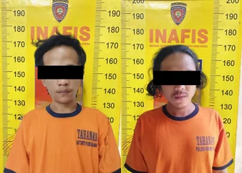 Kedua tersangka pengedar narkoba yang berhasil ditangkap di Kromengan. Foto: Polres Malang