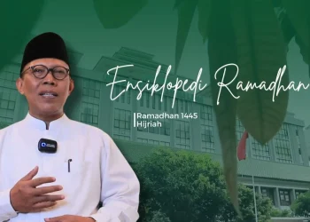 Rektor Unisma Prof Maskuri dalam ensiklopedia Ramadan bersama tugumalang.id. Foto / dok