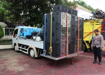 Truk bermuatan speaker untuk membangunkan sahur yang diamankan Polres Malang dan Satpol PP Kabupaten Malang. Foto: Polres Malang