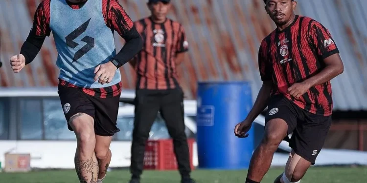 Pelatih Arema FC, Widodo Cahyono Putro minta pemain jaga konsentrasi jelang laga melawan Persebaya /Foto: Instagram @aremafcofficial