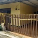 Rumah korban penusukan di Pakis, Kabupaten Malang dipasang garus polisi. Foto: Aisyah Nawangsari Putri