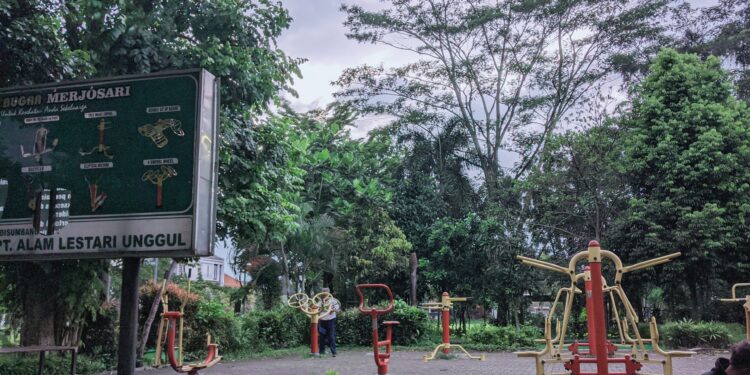 Taman Merjosari jadi alternatif ngabuburit hemat bagi warga Malang (Foto/Fitrothul M.)