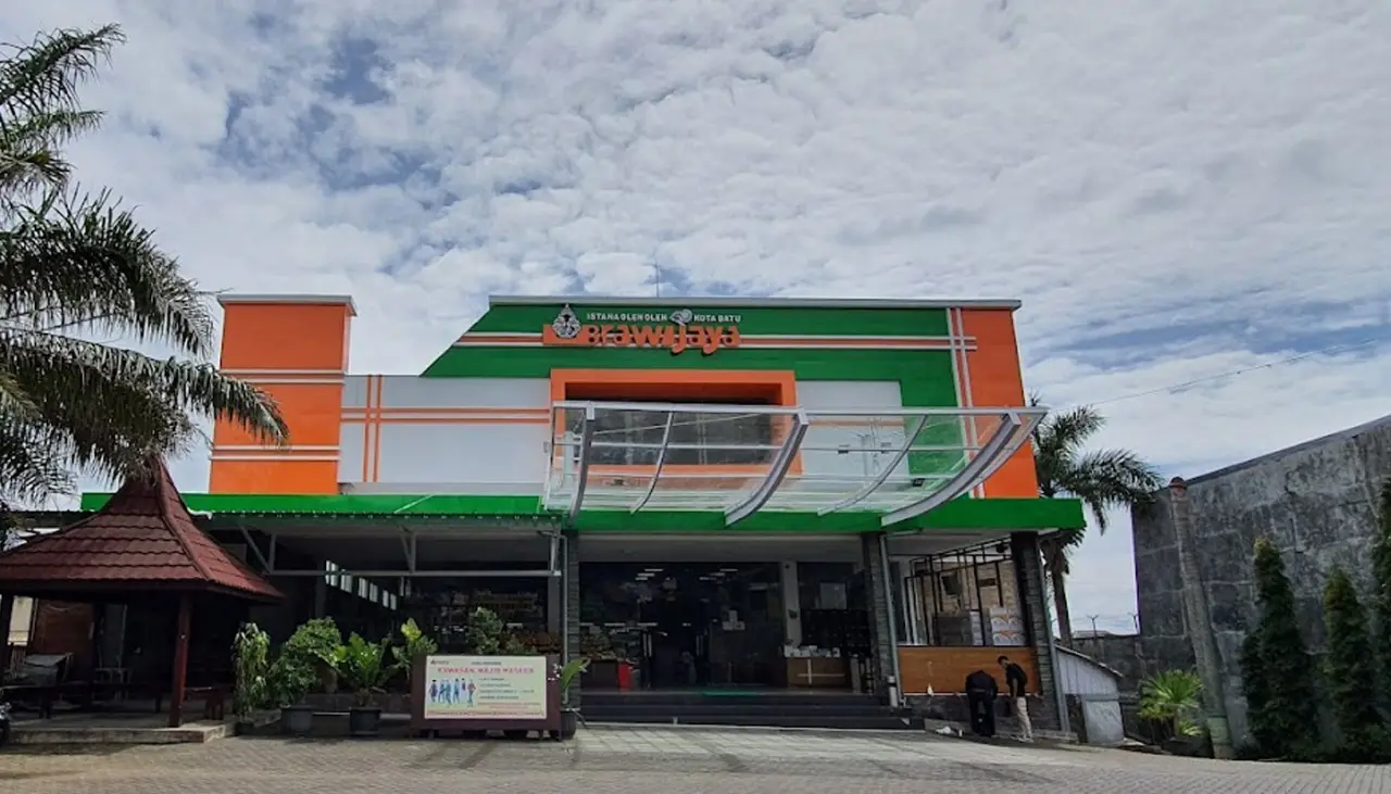 Tampak Dalam Goedang Oleh Oleh Malang. Foto: (Ani Ekade, maps.google.com)