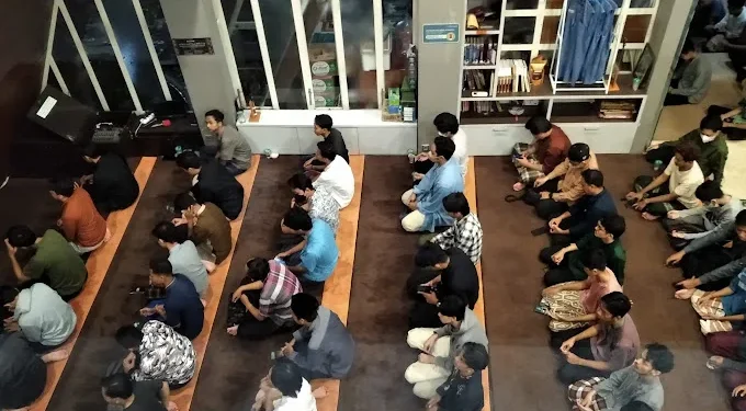 Tampak Dalam Masjid Cahyaningati. Ini 7 masjid di Malang sediakan buka puasa gratis. (Achmad Najib, maps.google.com)