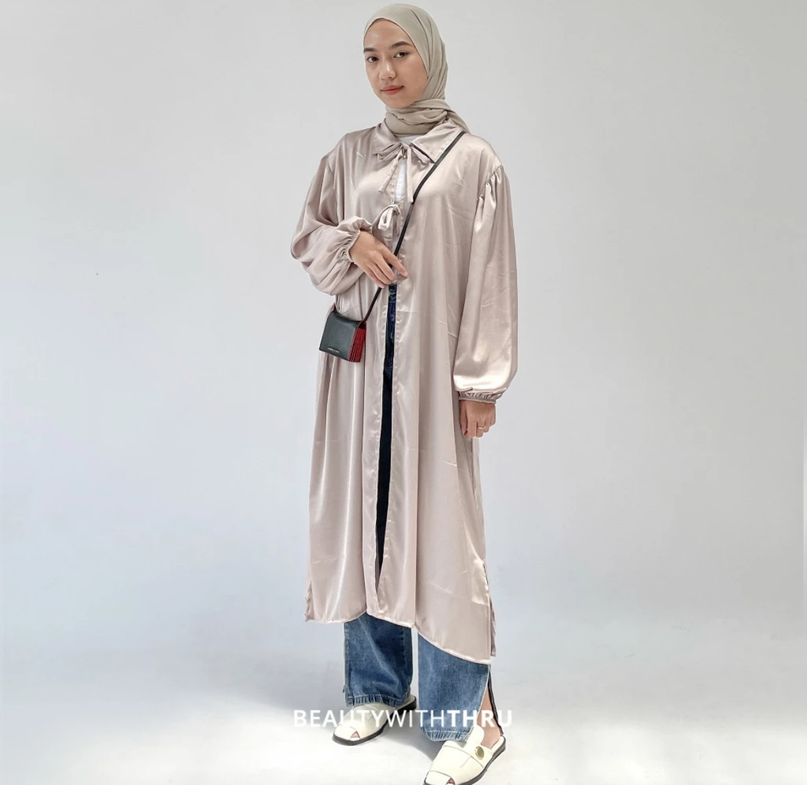 Suhu Raya Outer dari Thruoutfit (Sumber : shopee.co.id/Thru Outfit)