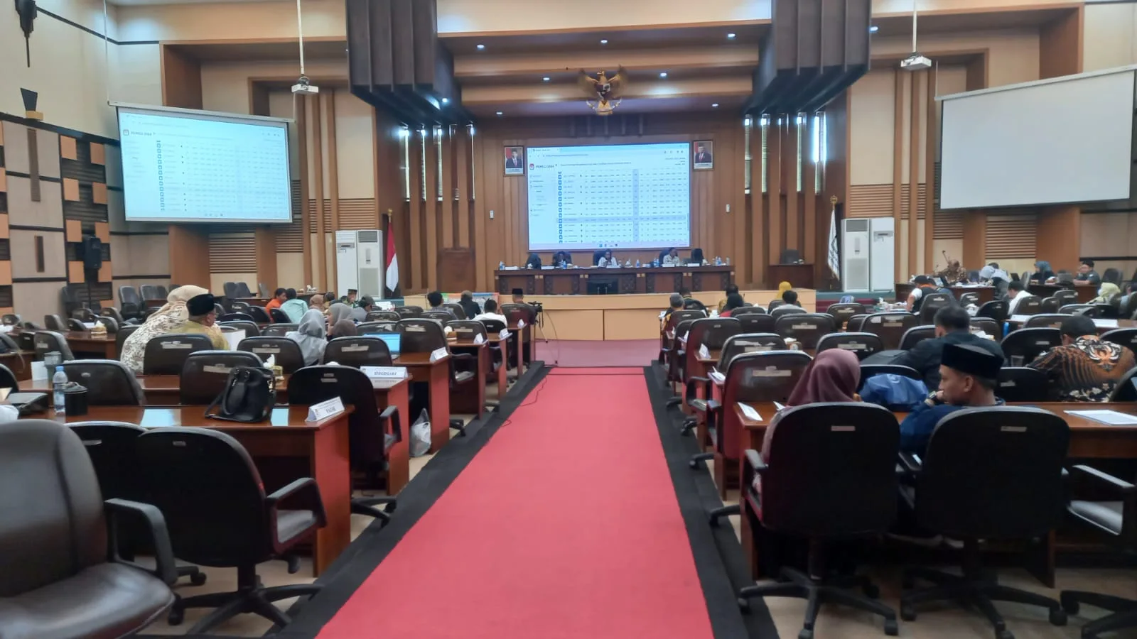 Rapat pleno perhitungan suara