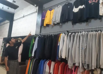 pakaian thrifting