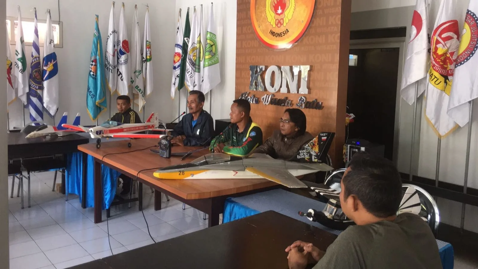 Suasana rakor cabor aeromodelling dan drone Kota Batu menyambut Porprov 2025. Foto: KONI Kota Batu