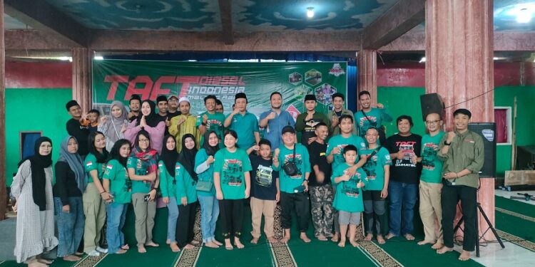 Komunitas Taft Daihatsu Indonesia (TDI) Malang Raya menggelar baksos Ramadan di Pesantren Rakyat Al-Amin, Minggu (17/3/2024). Foto/dok for TM
