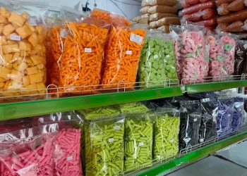 Rekomendasi 5 pusat jajanan kiloan di Kota Malang sebagai referensi berburu kue kering dan camilan untuk persiapan Lebaran /Foto: Google Review Toko Camilan Gangsar Jaya/Bro Yonathan Channel