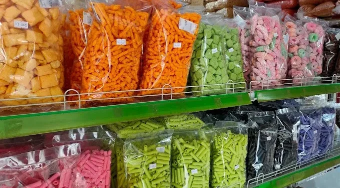 Rekomendasi 5 pusat jajanan kiloan di Kota Malang sebagai referensi berburu kue kering dan camilan untuk persiapan Lebaran /Foto: Google Review Toko Camilan Gangsar Jaya/Bro Yonathan Channel