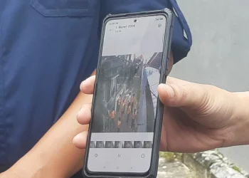 Video rekaman CCTV yang menunjukkan pelajar terlibat dugaan perundungan dan pemukulan. (Foto/M Sholeh)