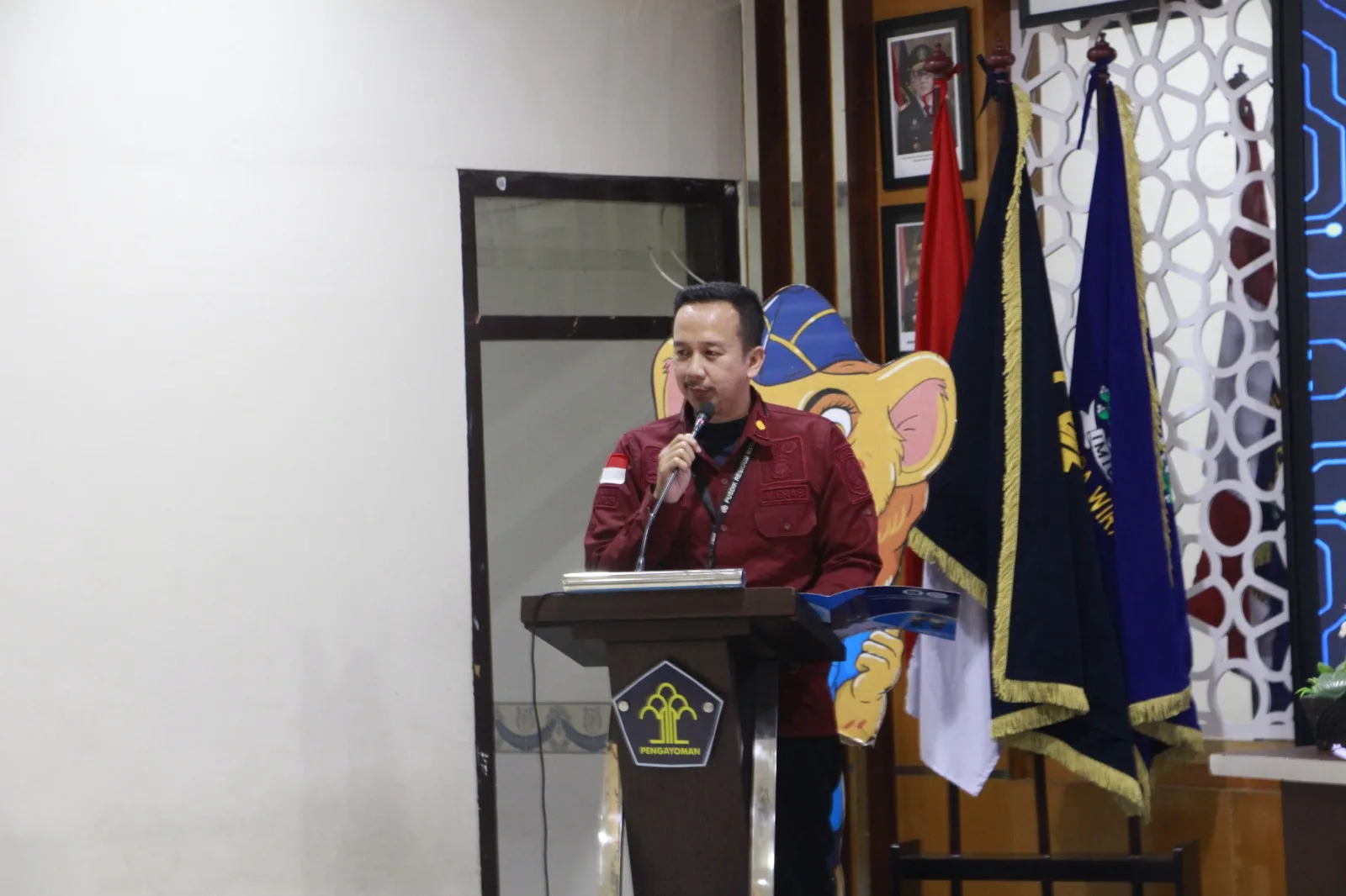 Galih Priya Kartika Perdhana, Kepala Kantor Imigrasi Malang, saat memberikan sambutan. Foto/dok for TM