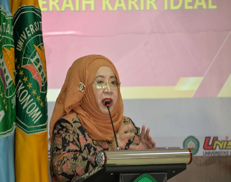 Dekan Fakultas Ekonomi dan Bisnis Universitas Islam Malang, Nur Diana SE, MSI CBV, CERA saat memberikan sambutan. Foto/dok Unisma