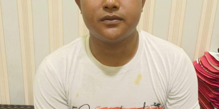 Tersangka Ahmad Yudo yang ditangkap usai membacok tersangkanya. Foto: Polres Malang