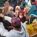 Operasi pasar murah di depan kantor PCNU Kota Malang. Foto/dok for TM