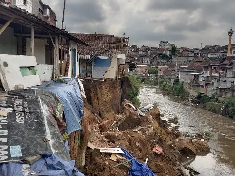 Ilustrasi rumah tak layak huni di Kota Malang. (Foto/M Sholeh)