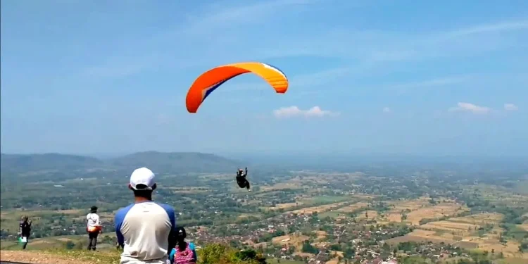 Paralayang, salah satu cabor andalan dari Kota Batu yang kerap mendulang medali emas di ajang Porprov dan lainnya. Foto: KONI Kota Batu
