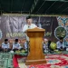 Gus Shodiq, sapaat Warek II Unisma saat isi pengajian di Bawean, Gresik. Foto / dok